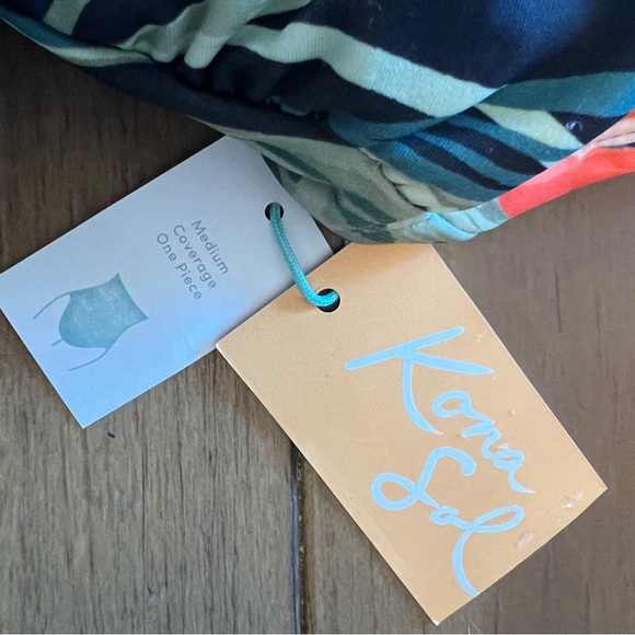 New Kona Sol one piece - Picture 5 of 6